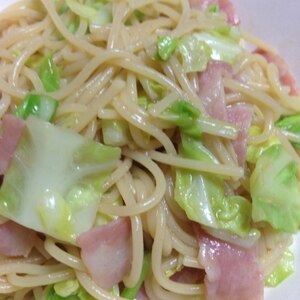 休日ランチに☆キャベツとベーコンのパスタ